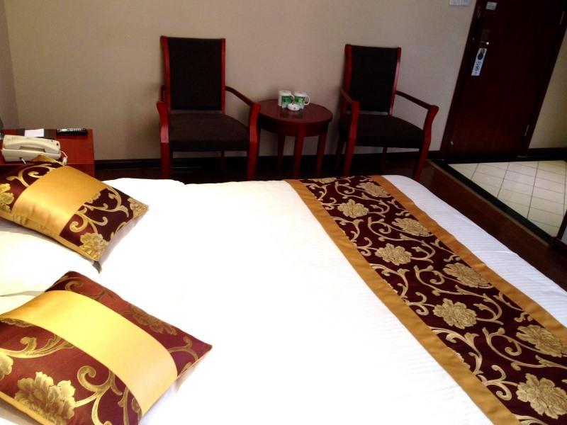 Greentree Inn Bole Wanxianghui Express Hotel Exterior photo
