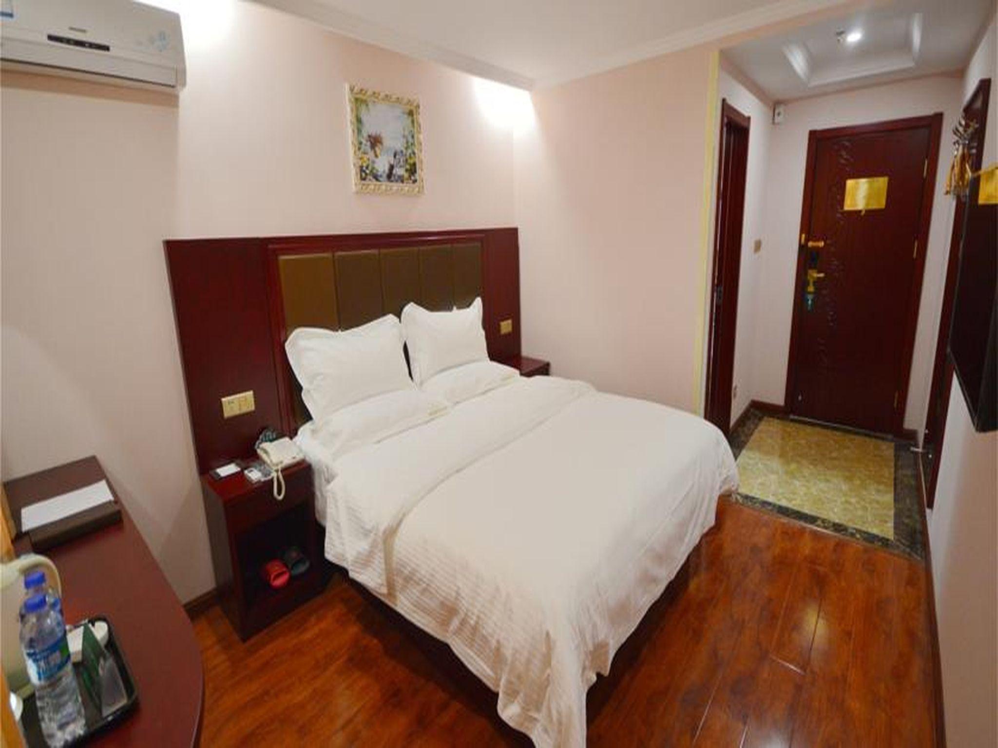 Greentree Inn Bole Wanxianghui Express Hotel Exterior photo